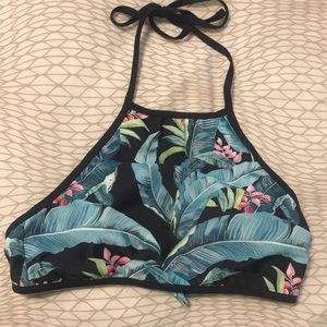 Bathing suit top- sz M, D cup